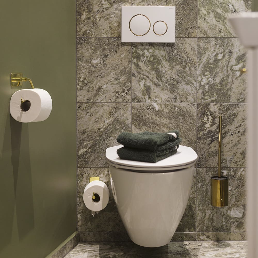 Bathroom Kit Base 220 - Polished Brass