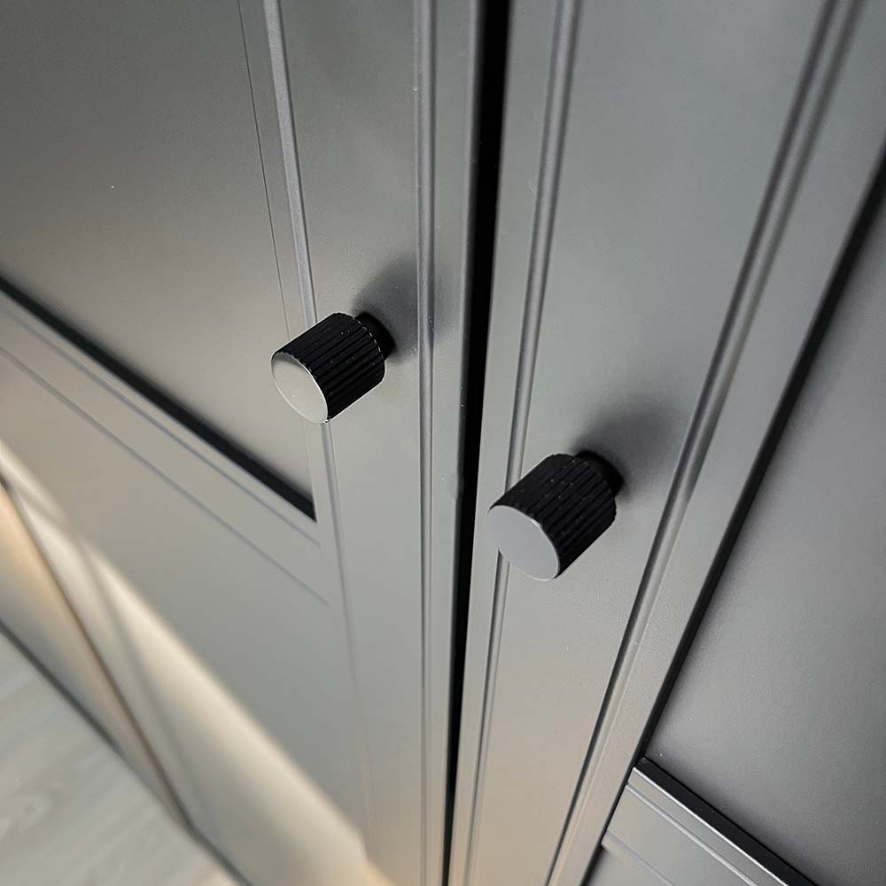 Black Door Knobs In High Quality Pullsonline Co Uk   Kn Helixstripe Mattsvart 2 